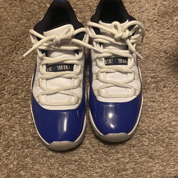 Air Jordan 11 Low Womens Concord - Picture 4 of 6